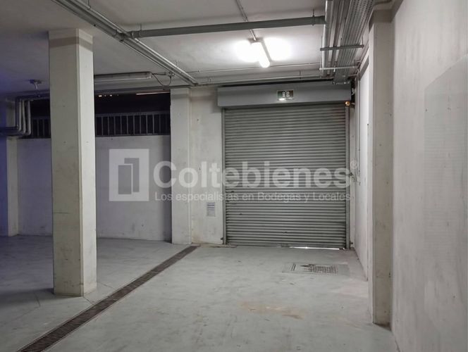 Bodega en venta en Glorieta Pilsen, Itagüí, 687 m² · foto 3 de 9