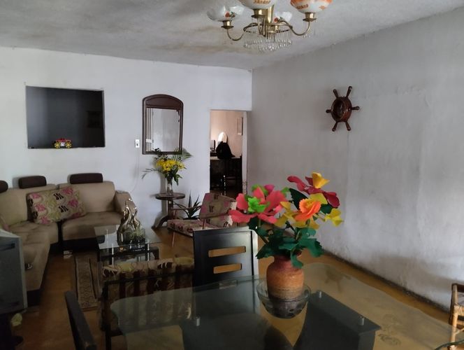Casa de 3 alcobas en venta en Picaleña Y Mirolindo, Ibagué, 160 m² · foto 2 de 6