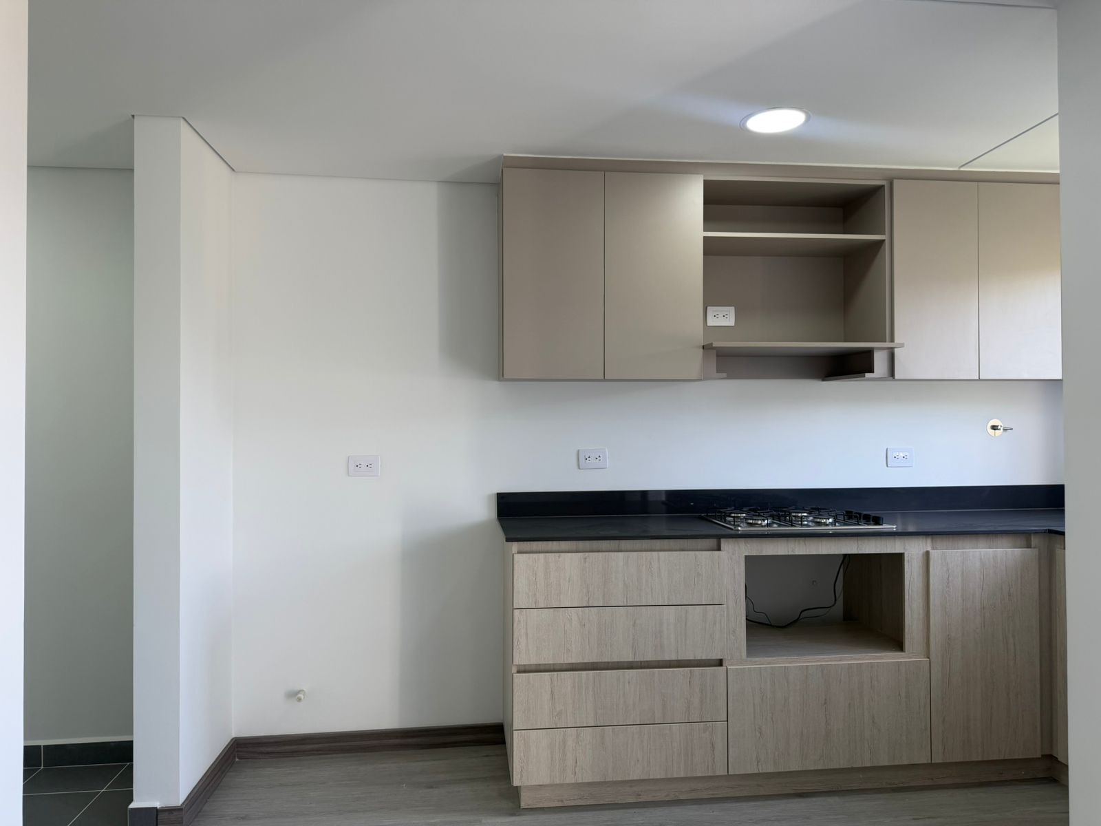 Apartamento en venta en El Poblado, Envigado · foto 5 de 17