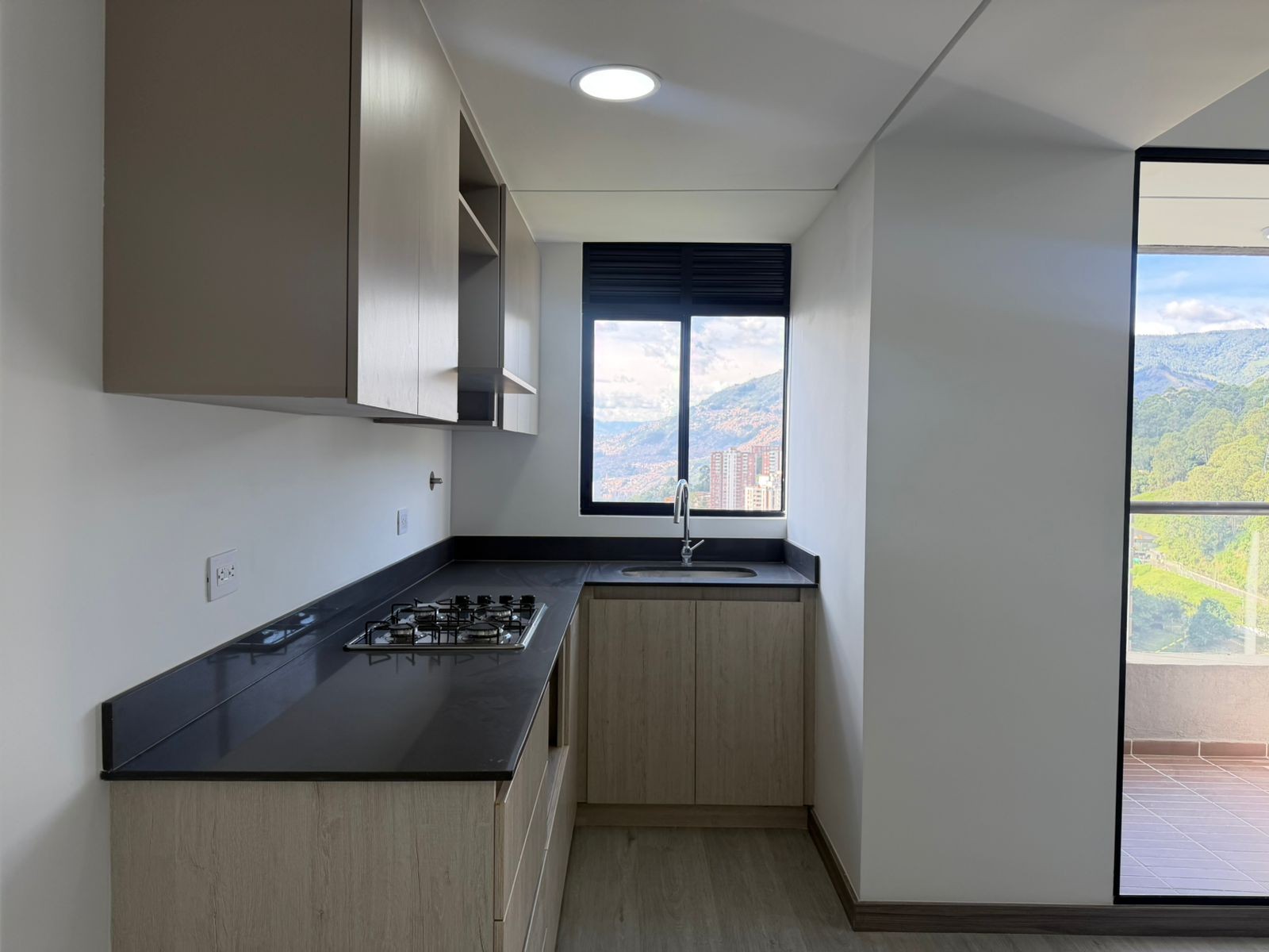 Apartamento en venta en El Poblado, Envigado · foto 4 de 17