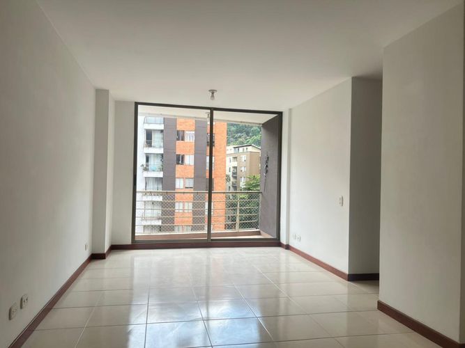 Apartamento de 3 alcobas en venta en Camino Verde, Envigado, 83 m² · foto 3 de 17