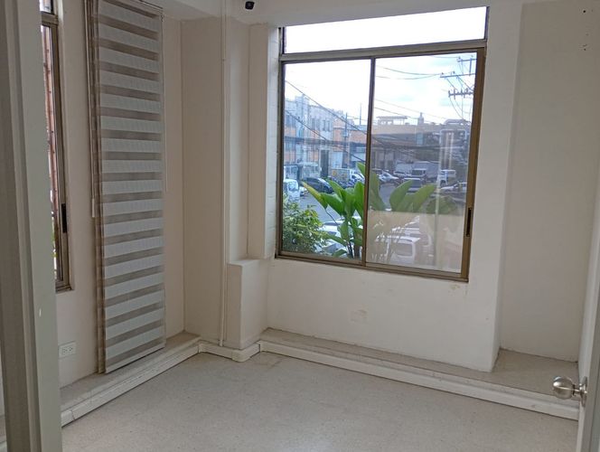 Oficina en arriendo en Cristo Rey, Medellín, 225 m² · foto 4 de 18