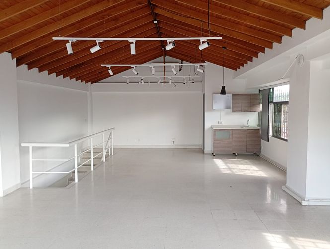 Oficina en arriendo en Cristo Rey, Medellín, 225 m² · foto 17 de 18