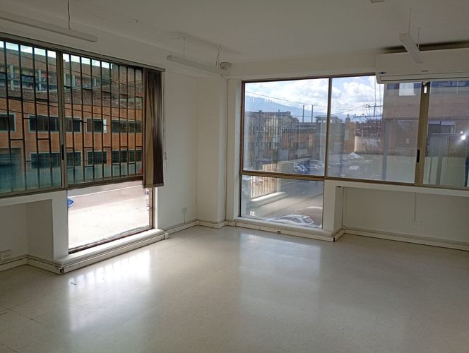 Oficina en arriendo en Cristo Rey, Medellín, 225 m² · foto 6 de 18