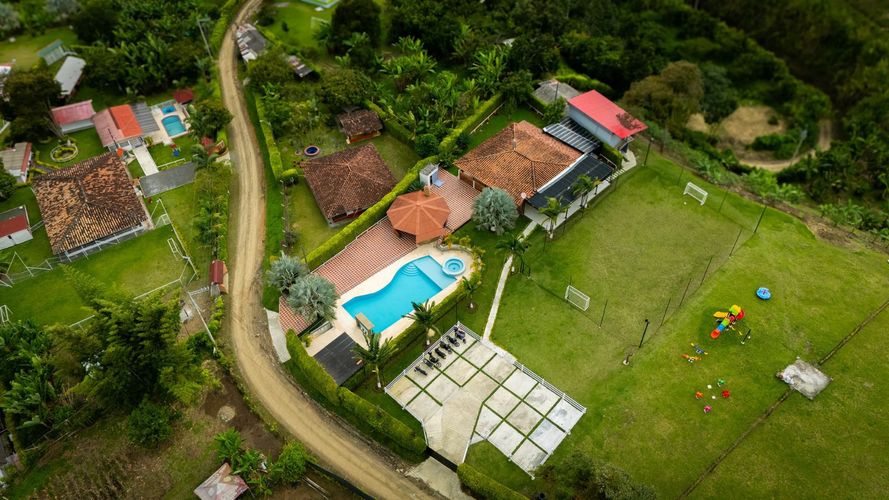 Finca en venta en Altagracia, Pereira, 19200 m² · foto 7 de 8