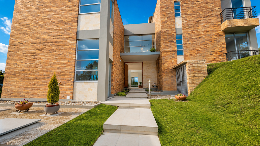 Casa en venta en Altos De Yerbabuena, Chía · foto 2 de 24