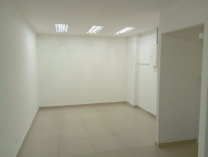 Oficina en arriendo en Laureles, Medellín, 600 m² · foto 5 de 19