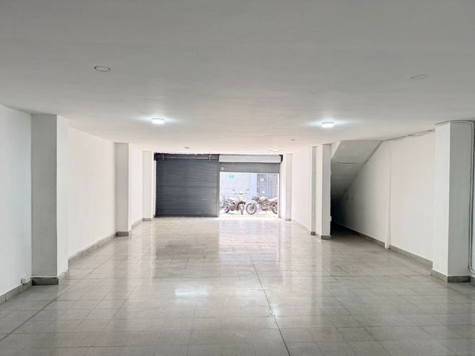 Bodega en arriendo en El Poblado, Medellín, 290 m² · foto 19 de 20