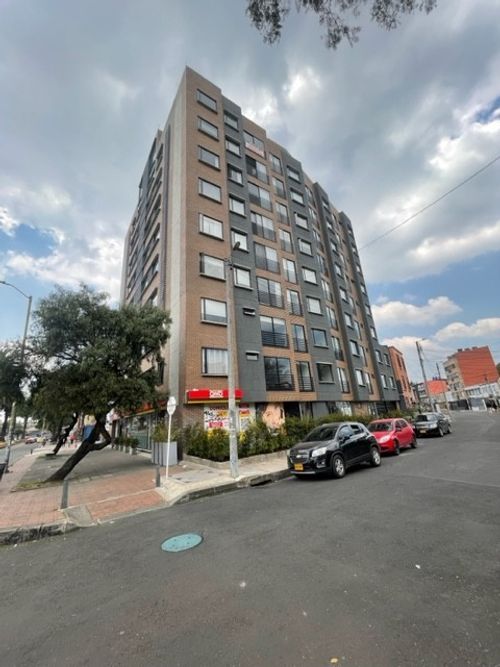 Apartamento de 3 alcobas en venta en Galerias, Bogotá, 82 m² · foto 2 de 20