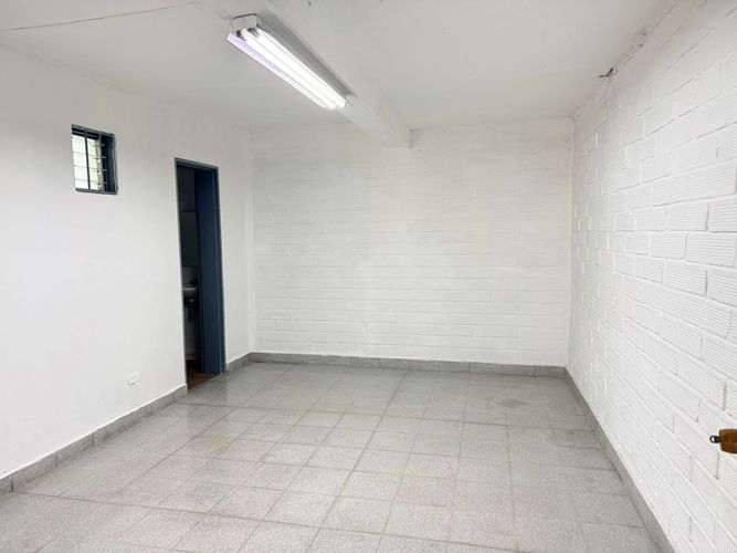 Bodega en arriendo en El Poblado, Medellín, 145 m² · foto 5 de 10