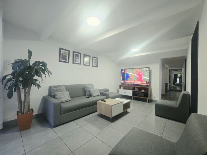 Apartamento de 3 alcobas en venta en Conjunto Residencial Santa Maria Del Campo, Itagüí, 94 m² · foto 2 de 18