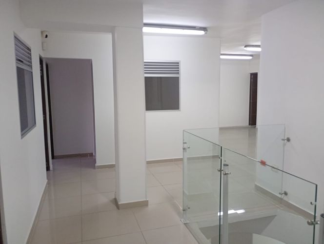 Oficina en arriendo en Laureles, Medellín, 600 m² · foto 9 de 19