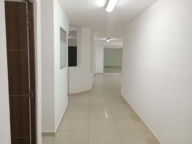 Oficina en arriendo en Laureles, Medellín, 600 m² · foto 12 de 19