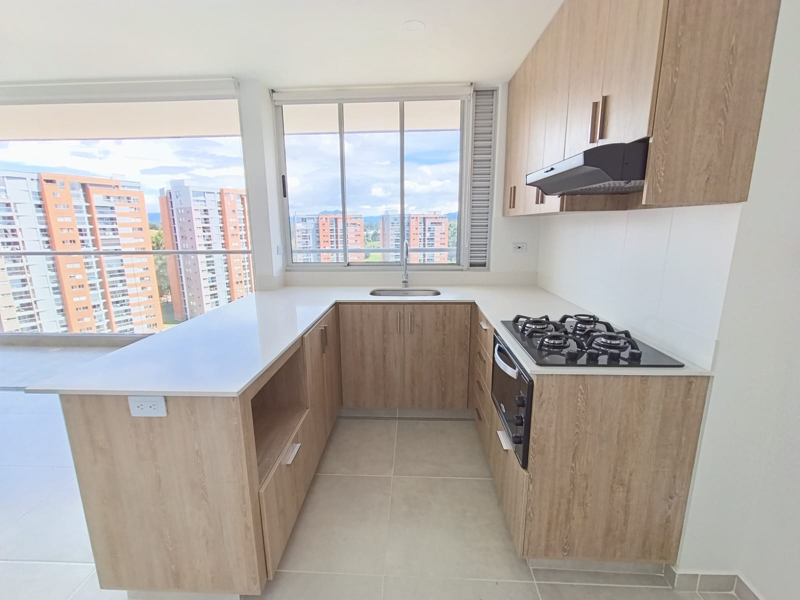 Apartamento en arriendo en Los Colegios, Rionegro · foto 2 de 15