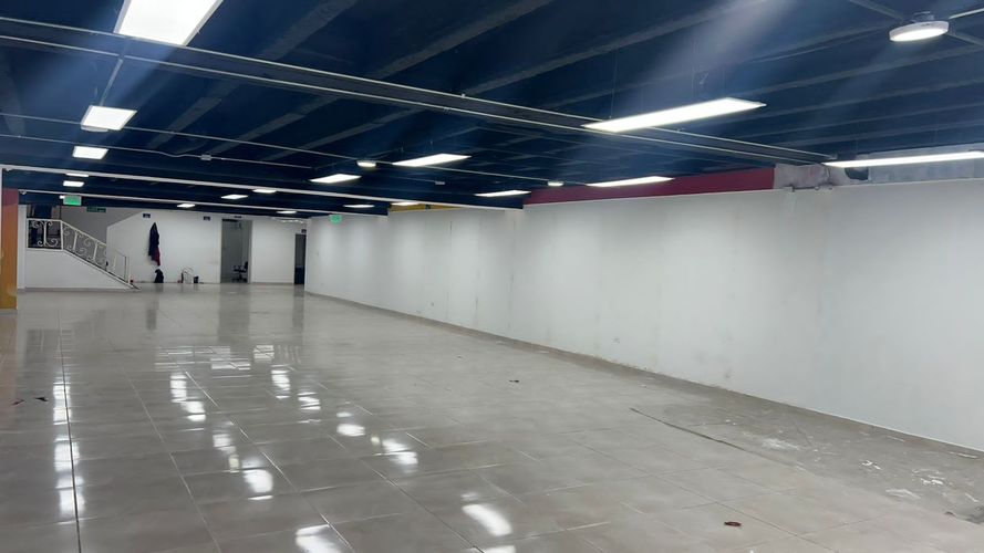 Local en venta en Sector Plaza De Bolivar, Pereira, 387 m² · foto 2 de 4