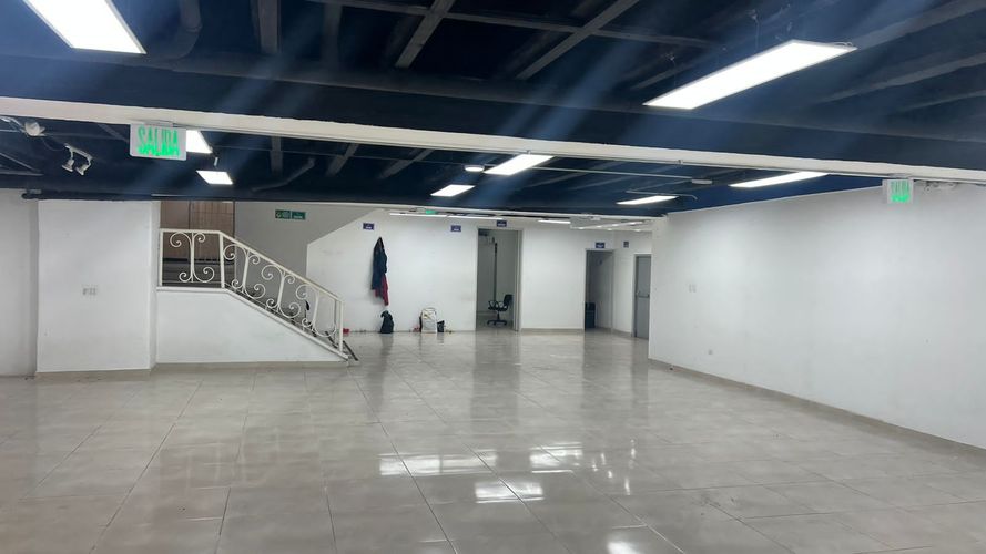 Local en venta en Sector Plaza De Bolivar, Pereira, 387 m² · foto 3 de 4