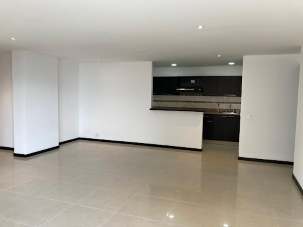 Apartamento en venta en Castropol, Medellín · foto 4 de 9