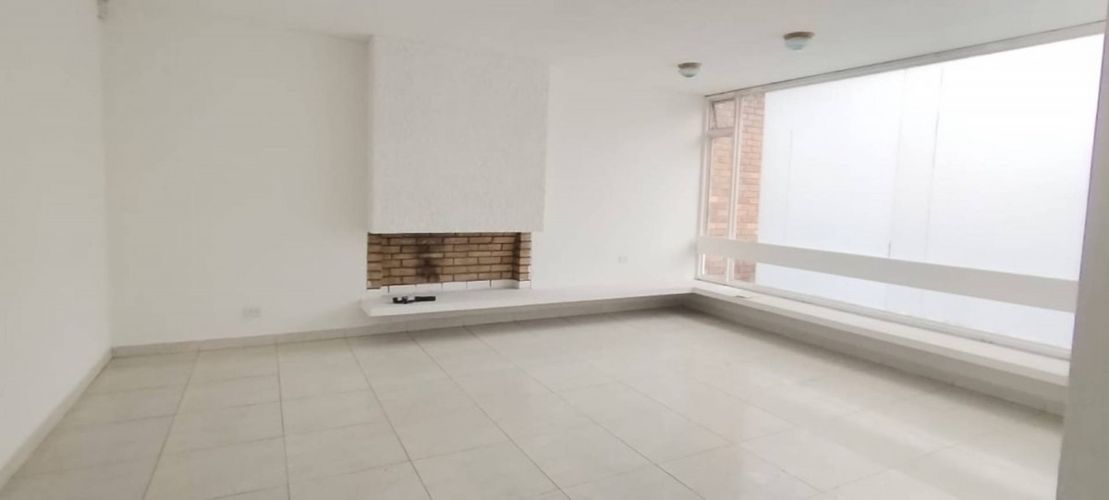 Casa en venta en San Luis, Bogotá · foto 2 de 24