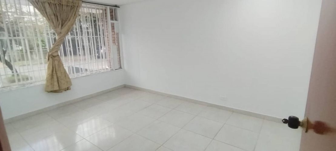 Casa en venta en San Luis, Bogotá · foto 5 de 24
