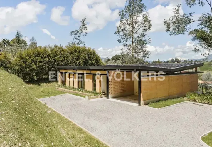 Casa de 3 alcobas en venta en El Salado, Rionegro, 300 m² · foto 2 de 16