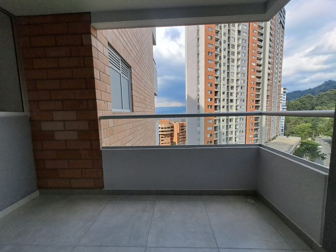 Apartamento de 3 alcobas en venta en Las Lomitas, Sabaneta, 83 m² · foto 8 de 24