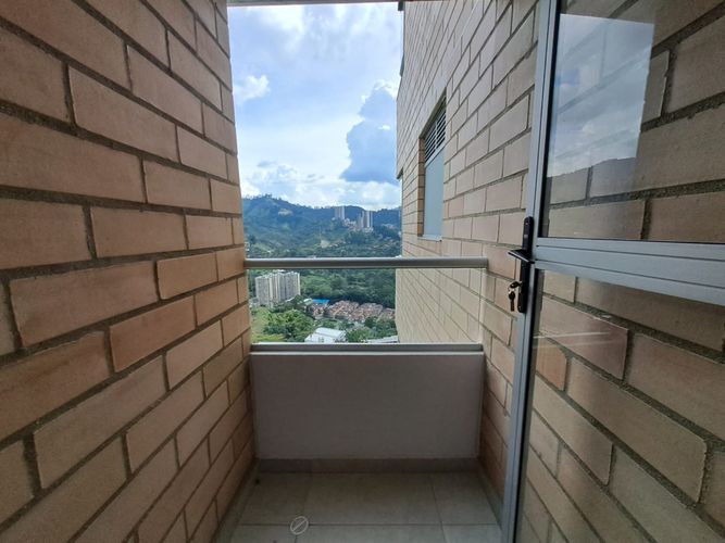 Apartamento de 3 alcobas en venta en Las Lomitas, Sabaneta, 83 m² · foto 15 de 24