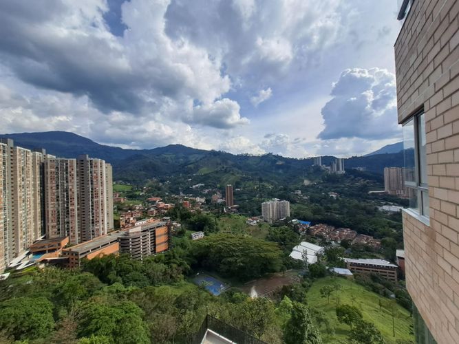 Apartamento de 3 alcobas en venta en Las Lomitas, Sabaneta, 83 m² · foto 16 de 24
