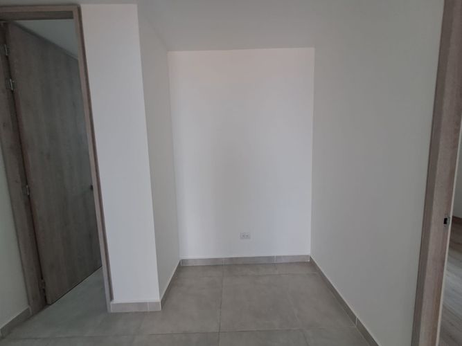 Apartamento de 3 alcobas en venta en Las Lomitas, Sabaneta, 83 m² · foto 17 de 24