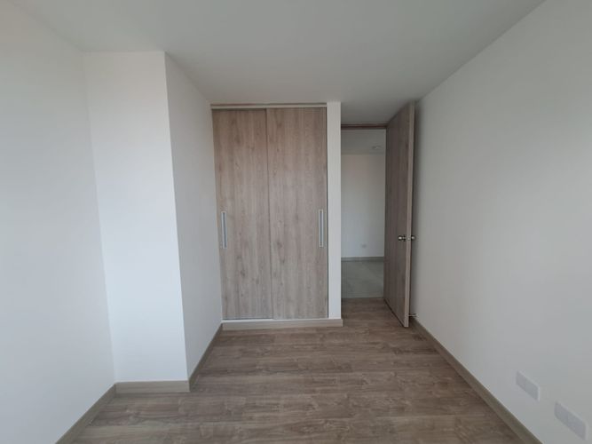 Apartamento de 3 alcobas en venta en Las Lomitas, Sabaneta, 79 m² · foto 14 de 24