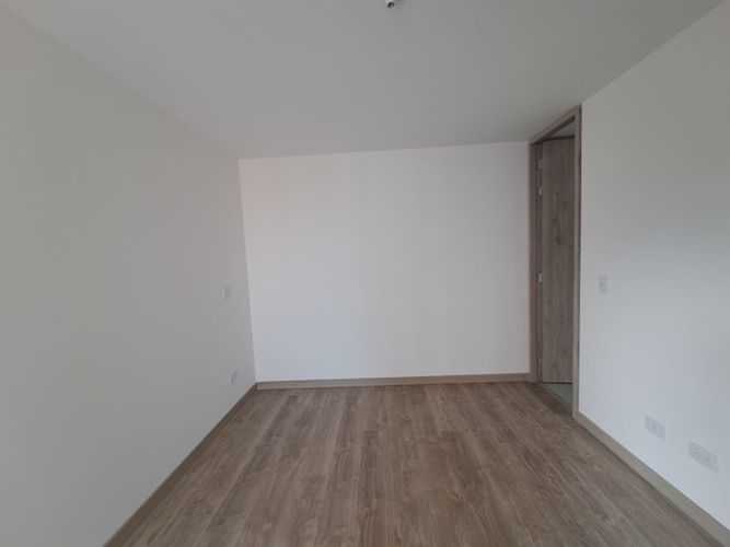 Apartamento de 3 alcobas en venta en Las Lomitas, Sabaneta, 79 m² · foto 15 de 24