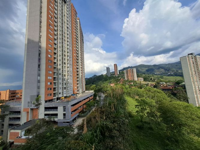 Apartamento de 3 alcobas en venta en Las Lomitas, Sabaneta, 79 m² · foto 18 de 24
