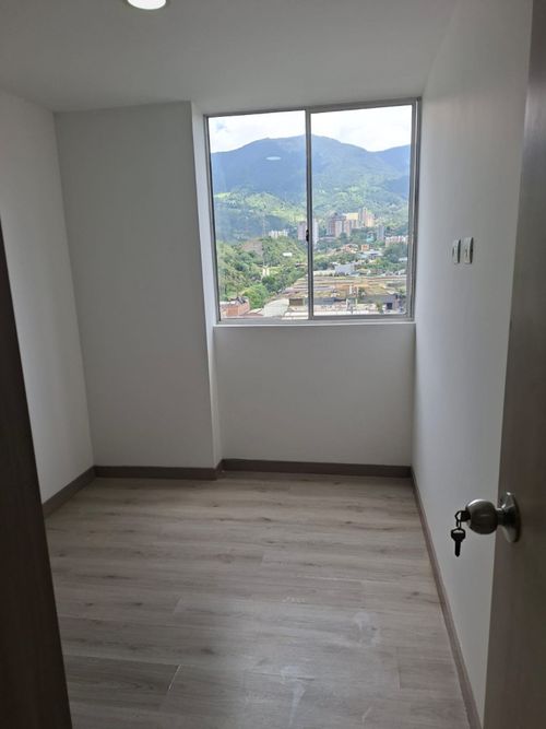 Apartamento de 3 alcobas en venta en Mayorca, Sabaneta, 65 m² · foto 10 de 18