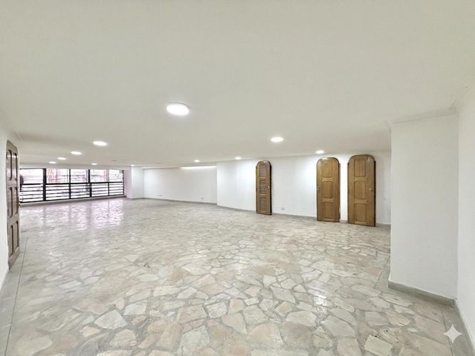 Local en arriendo en Aeropuerto, Pereira, 160 m² · foto 2 de 8