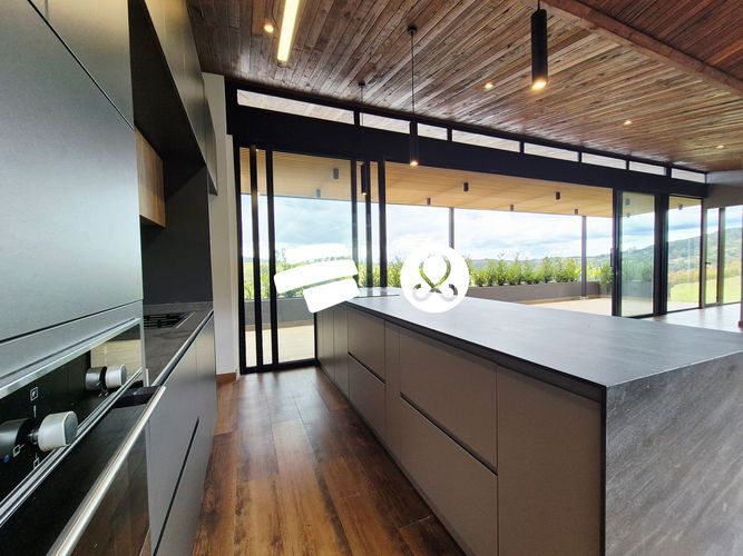 Casa de 4 alcobas en venta en Pantanillo, Envigado, 1886 m² · foto 4 de 24