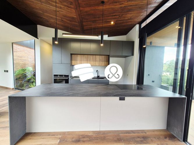 Casa de 4 alcobas en venta en Pantanillo, Envigado, 1886 m² · foto 5 de 24