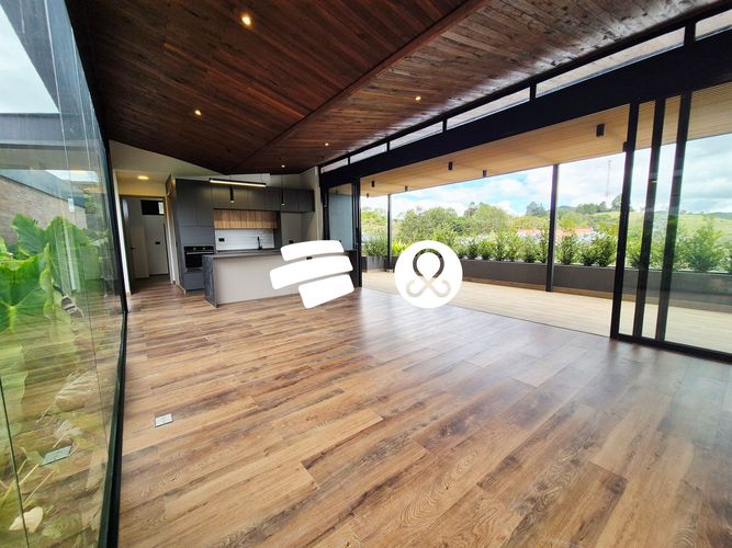 Casa de 4 alcobas en venta en Pantanillo, Envigado, 1886 m² · foto 8 de 24