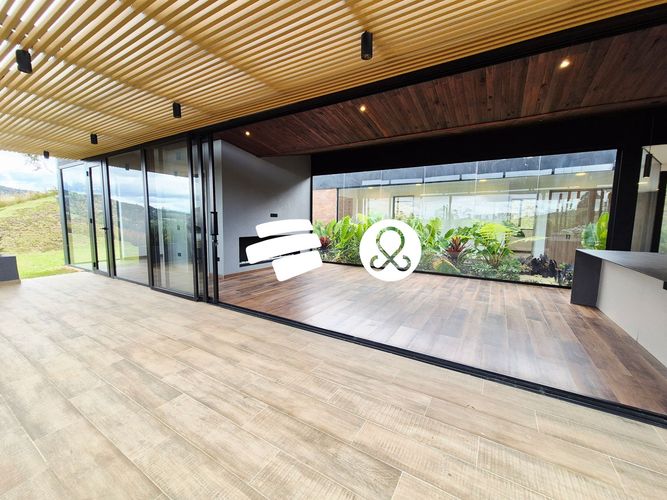 Casa de 4 alcobas en venta en Pantanillo, Envigado, 1886 m² · foto 10 de 24
