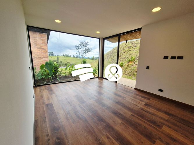 Casa de 4 alcobas en venta en Pantanillo, Envigado, 1886 m² · foto 14 de 24
