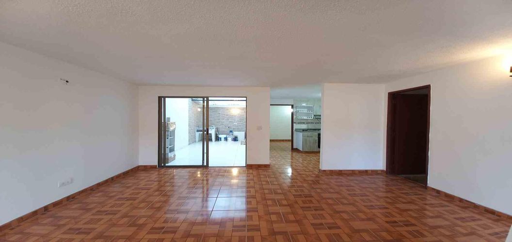 Casa de 4 alcobas en venta en Los Profesionales, Pereira, 88 m² · foto 2 de 19