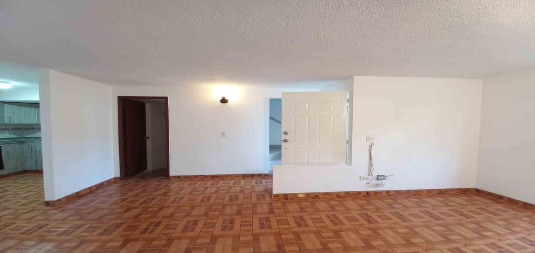 Casa de 4 alcobas en venta en Los Profesionales, Pereira, 88 m² · foto 4 de 19