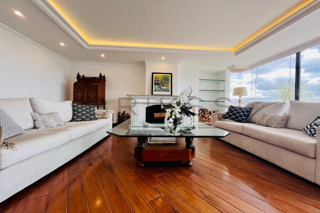 Apartamento en venta en El Refugio, Bogotá · foto 2 de 24