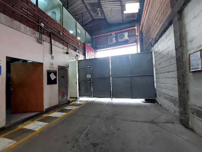 Bodega en arriendo en El Chagualo, Medellín, 500 m² · foto 2 de 10
