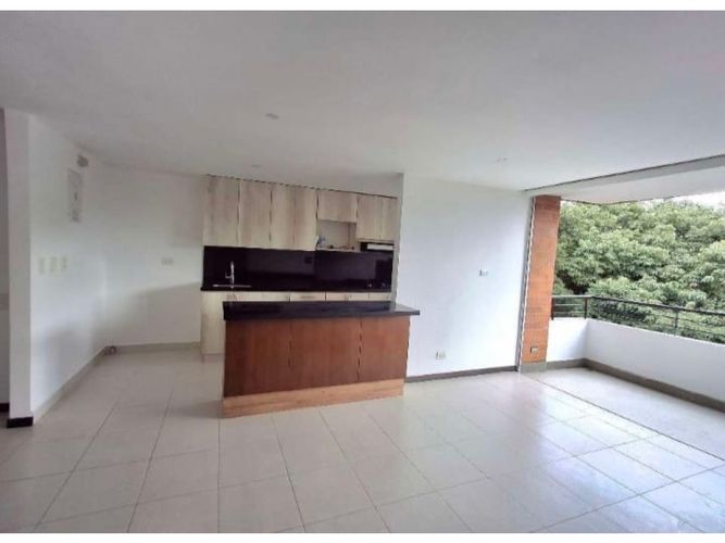 Apartamento de 2 alcobas en arriendo en El Poblado, Medellín, 74 m² · foto 3 de 18