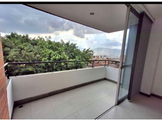Apartamento de 2 alcobas en arriendo en El Poblado, Medellín, 74 m² · foto 4 de 18