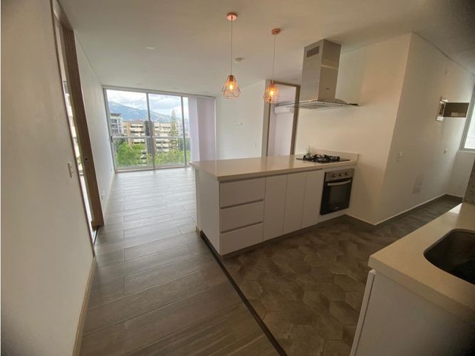 Apartamento de 2 alcobas en arriendo en El Poblado, Medellín, 72 m² · foto 3 de 24