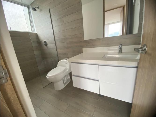 Apartamento de 2 alcobas en arriendo en El Poblado, Medellín, 72 m² · foto 4 de 24