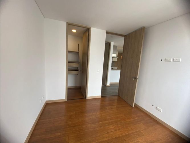 Apartamento de 2 alcobas en arriendo en El Poblado, Medellín, 72 m² · foto 11 de 24