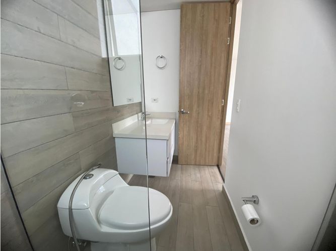 Apartamento de 2 alcobas en arriendo en El Poblado, Medellín, 72 m² · foto 12 de 24