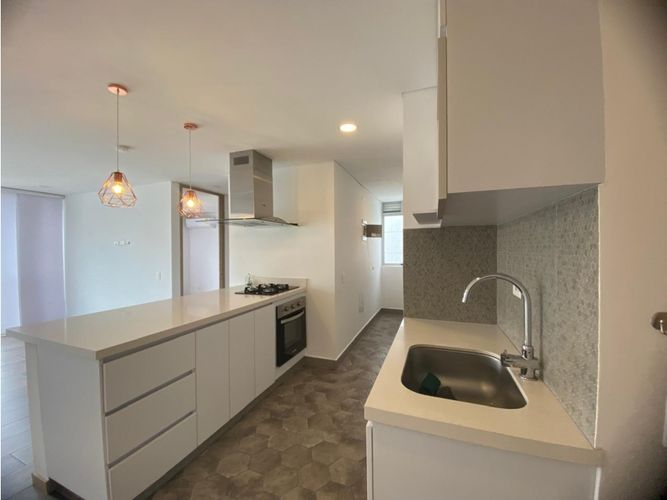 Apartamento de 2 alcobas en arriendo en El Poblado, Medellín, 72 m² · foto 16 de 24