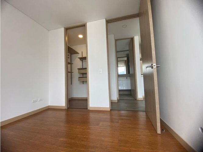 Apartamento de 2 alcobas en arriendo en El Poblado, Medellín, 72 m² · foto 17 de 24